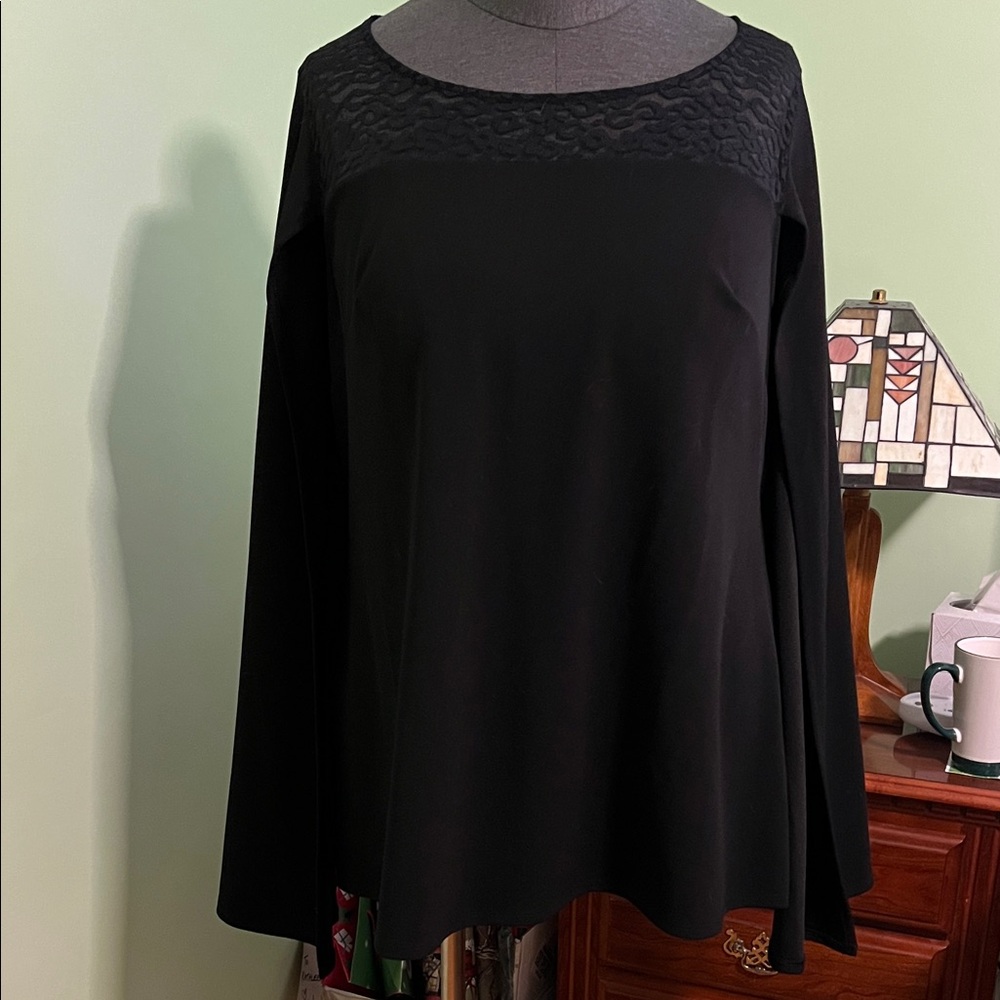 Elegant Black Lace Women's cape mini dress/nightie with matching thong